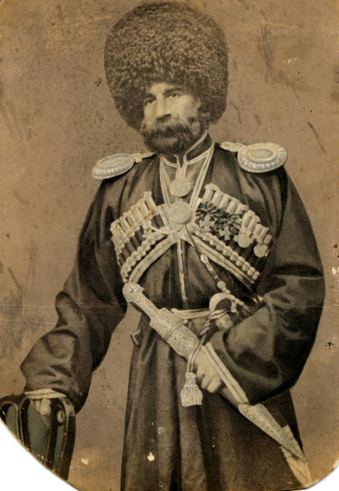 Один из первых дореволюционных генералов Осетии (в форме полковника), Дважды Геогиевский кавалер Александр Коченов. (483x700, 381Kb)