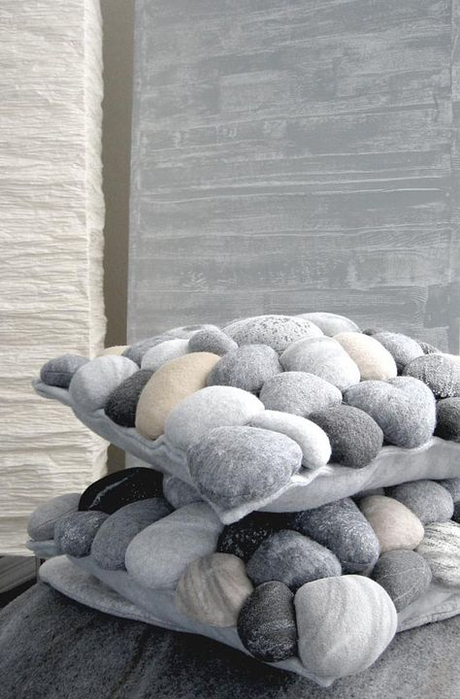 d1c918b9ea92253ce60368668c124334--stone-rug-river-rocks-pillow-covers (460x700, 239Kb)