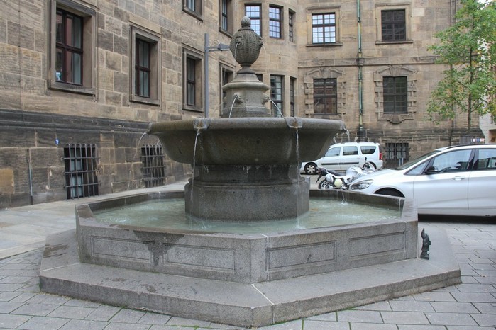 5802805_Fontan_Hietzigbrunnen_2 (700x466, 103Kb)