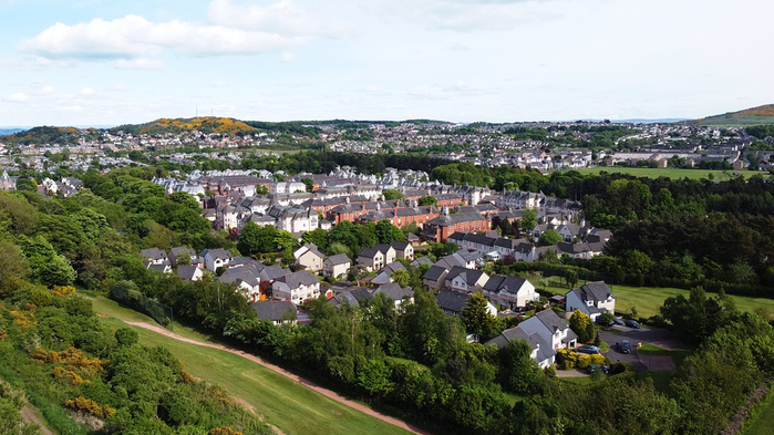 <img src=“craiglockhart-hilll.png” alt=“холмы крейглокхарт эдинбург”> 