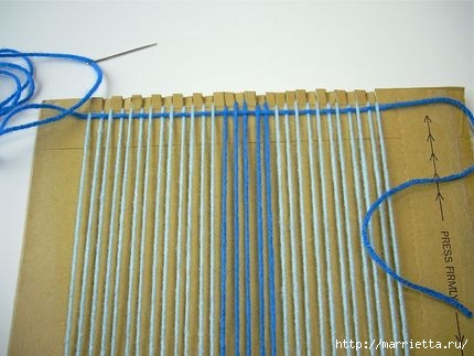 Как сделать ткацкий станок из вилки и картонки (14) (430x323, 84Kb)