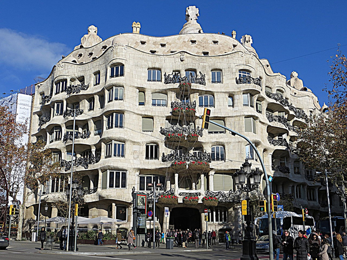 Antoni_Gaudi (700x525, 545Kb)