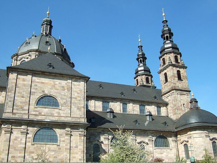 800px-Fulda_cathedral_southside (1000x825, 78Kb)