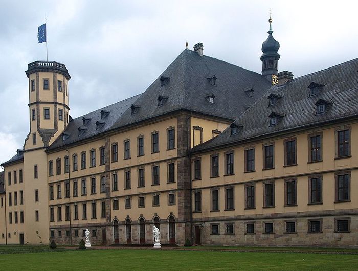 800px-Fulda_schloss_gartenfront (1000x830, 68Kb)