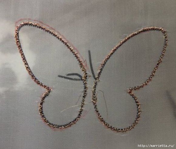 Брошь «Бабочка» в технике французская вышивка (19) (580x492, 177Kb)