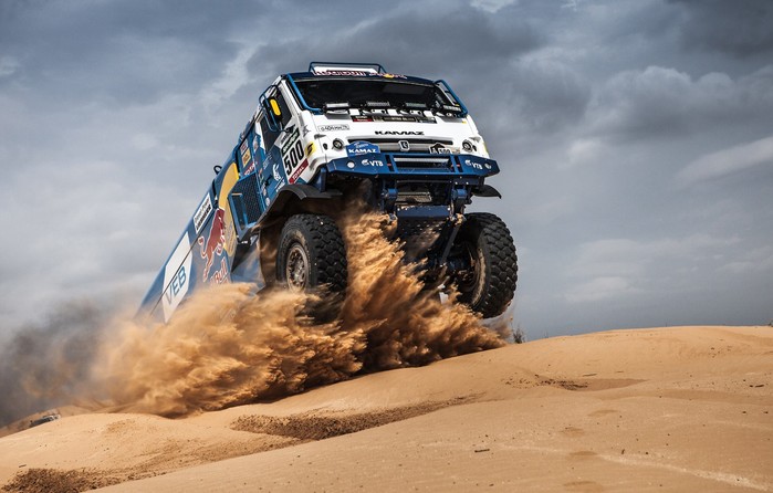 kamaz-master-dakar-pesok-sport-gonka-master-dakar-kamaz (700x446, 72Kb)