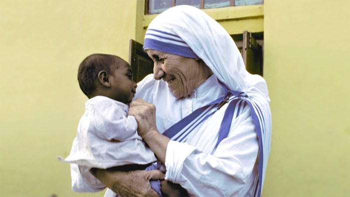 Mother-Teresa-Yellow-India-Baby-1979-900 (700x393, 46Kb)