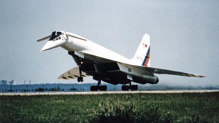1920px-Russian_Tu-144LL_SST_Flying_Laboratory_Takeoff_at_Zhukovsky_Air_Development_Center (700x394, 53Kb)