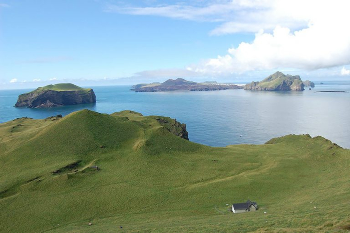lonely-house-ellidaey-iceland-9-768x511 (700x465, 266Kb)