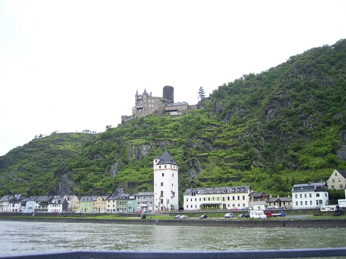 2714816_Burg_Katz_Oberhalb_St__Goarshausen_1_ (700x525, 254Kb)