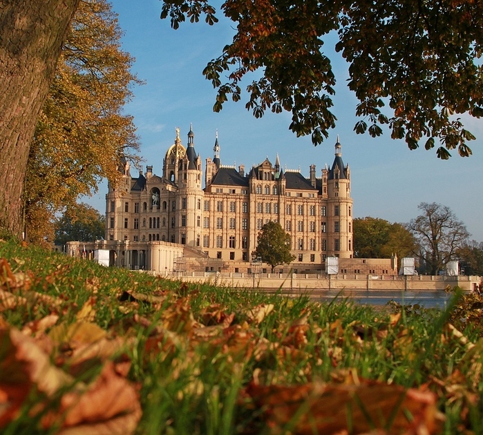 herbstschloss-a207b8b9-7b93-4f24-910a-4004a30431ad (900x830, 284Kb)