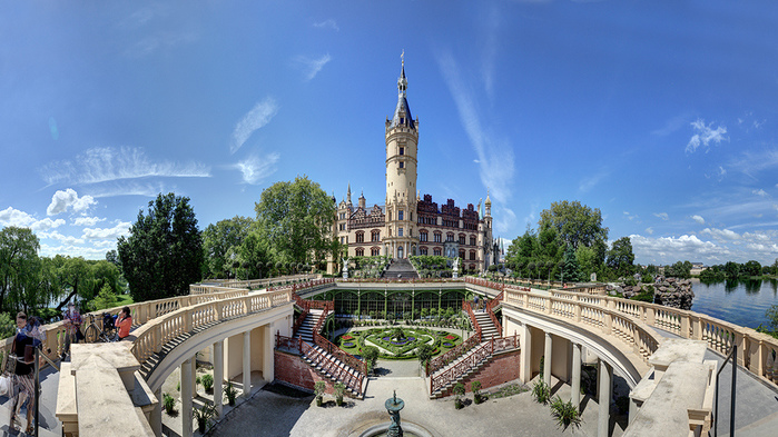 schloss-panorama-19e49e63-0b5e-4422-abc4-e5d7c522695c (900x593, 197Kb)