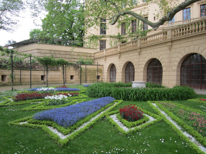 im-schlosspark-schweriner-schloss-3a437e3c-66c8-4a02-8906-68d137b59ea4 (900x725, 168Kb)