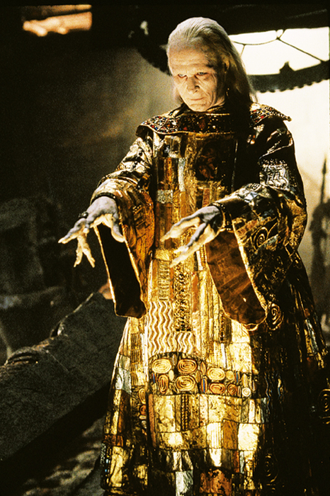 154678109_154458522_eiko_ishioka_dracula_klimt_inspired_dress_gary_oldman1 (466x700, 440Kb)