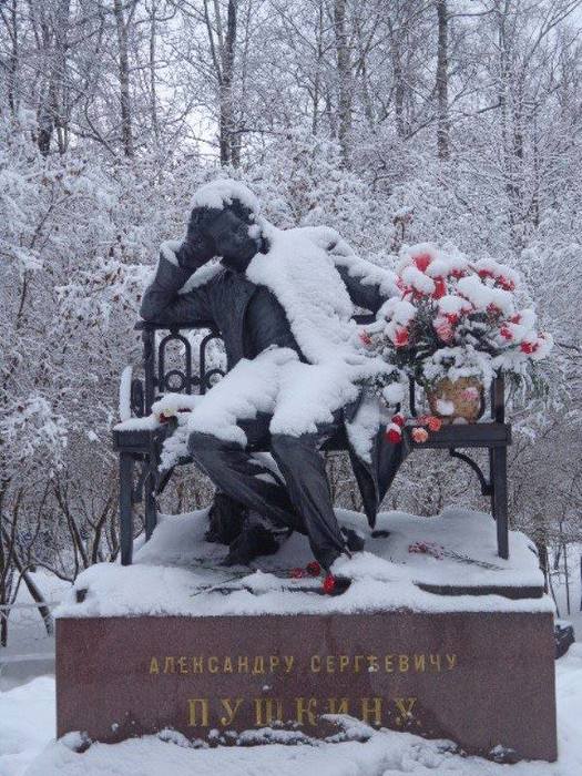 6389835_pamyatnik_v_Pyshkine_Carskoe_Selo (525x700, 88Kb)