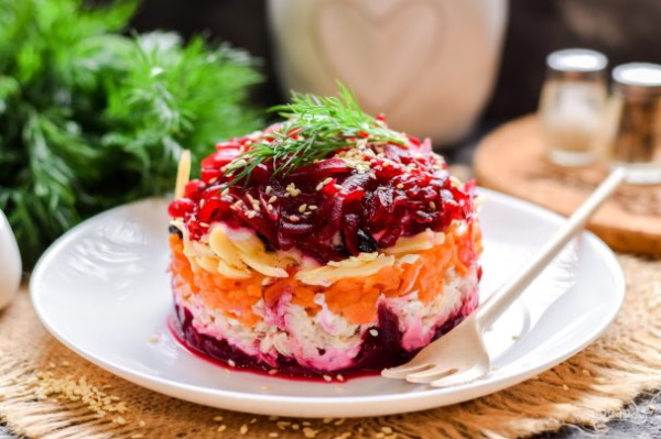 salat_quotchingishanquot_so_svekloi-714622 (600x399, 98Kb)