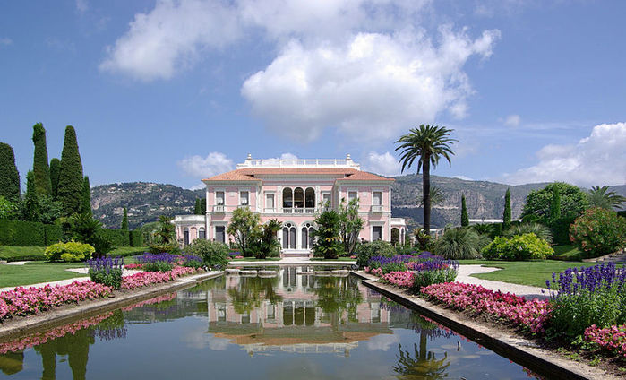 2 800px-Villa_Ephrussi_de_Rothschild_BW_2011-06-10_11-42-29a (900x624, 82Kb)