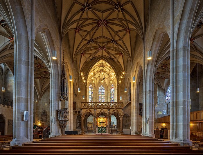 800px-Tübingen_-_Stiftskirche_-_Blick_durch_das_Kirchenschiff_zu_Altar_und_Chor (900x732, 117Kb)