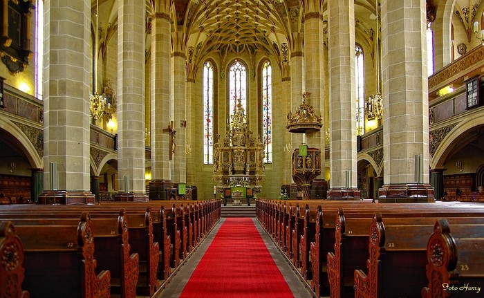 innenansicht-der-kirche-st-marien-in-pirna-saechsische-schweiz-1-22796a7d-2a3b-406b-9293-8b2ea46a5ec6 (900x631, 115Kb)