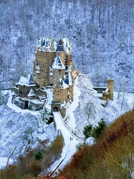 eltz-castle-wierschem-germany-1575706653c8lp4 (525x700, 100Kb)