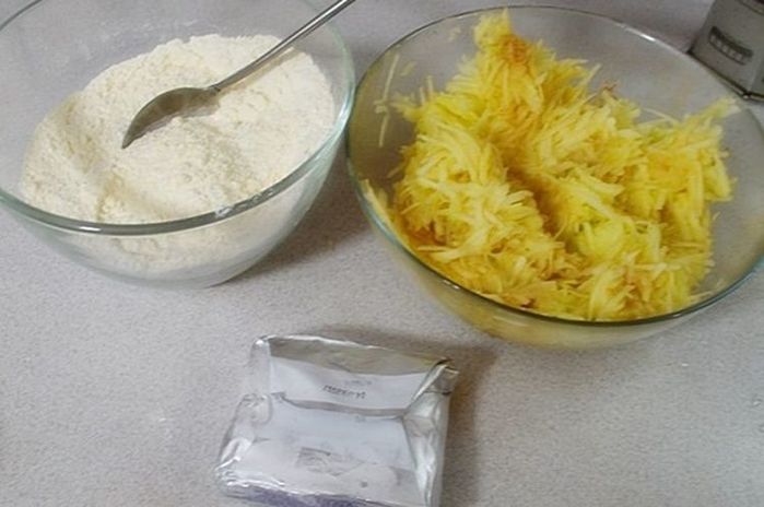 2835299_Nasipnoi_yablochnii_pirog__nejnii_i_sochnii2 (700x464, 45Kb)