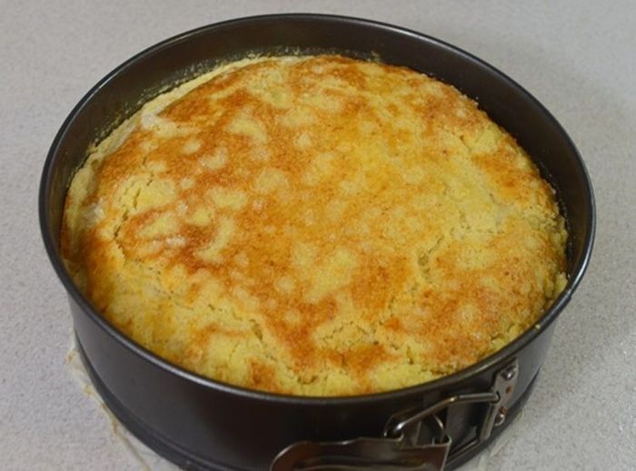 2835299_Nasipnoi_yablochnii_pirog__nejnii_i_sochnii4 (700x518, 53Kb)