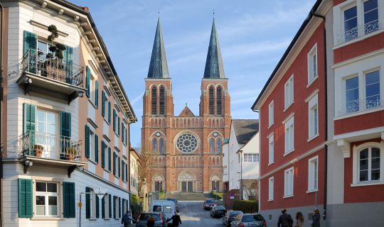 24945-Katholische-Pfarrkirche-Zum-Heiligsten-Herzen-Jesu (900x720, 41Kb)