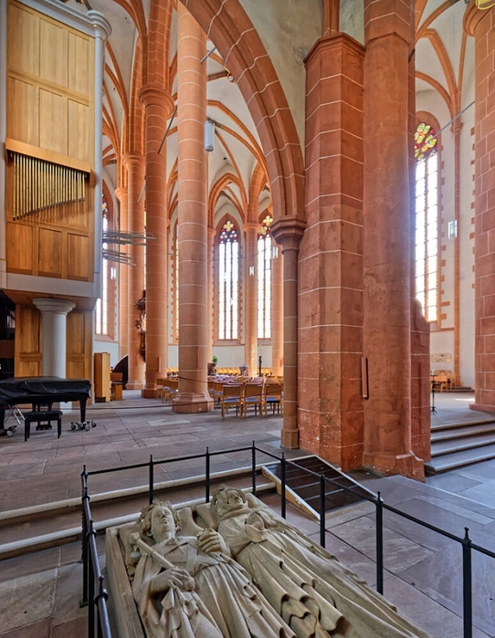 2714816_filedie_innenausstattung_der_heiliggeistkirche_heidelberg_09_big (542x700, 304Kb)