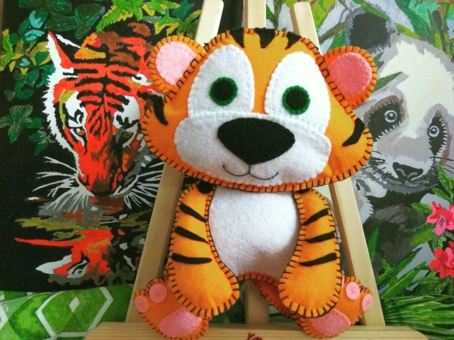 игрушка тигр (650x488, 300Kb)