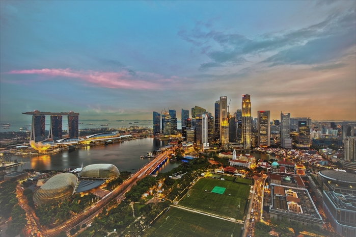 2714816_1_singapore_city_skyline_dusk_panorama_2011 (700x465, 254Kb)