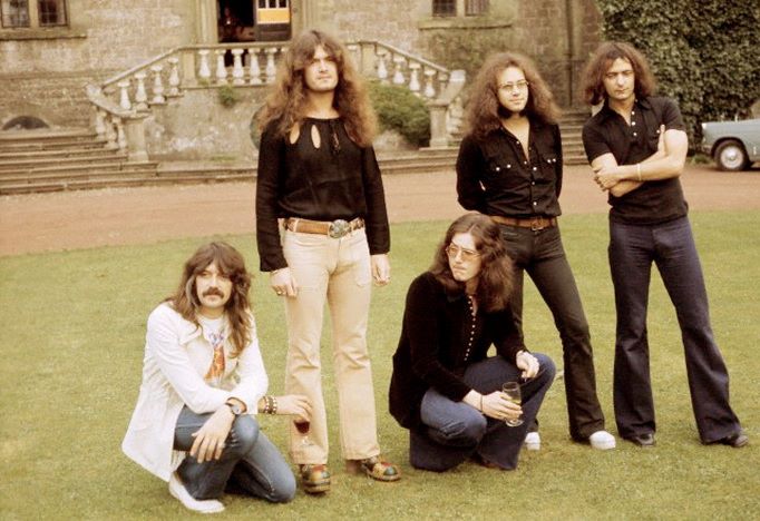 DEEP PURPLE in Clearwell Castle on 23rd September, 1974. Jon Lord, Glenn Hughes, David Coverdale, Ian Paice, Ritchie Blackmore. (682x468, 65Kb)
