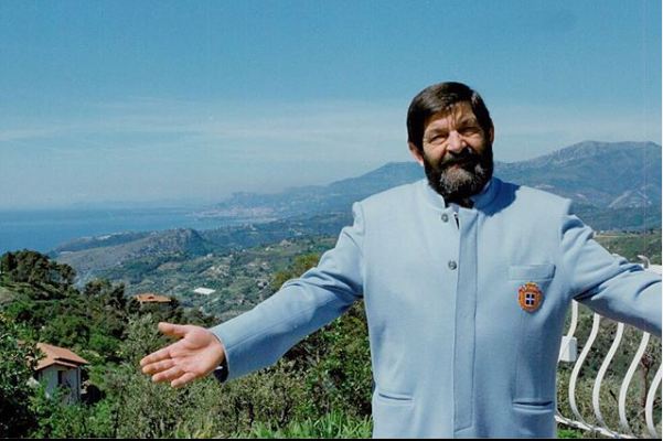 Giorgio I, the first prince of Seborga (901x700, 47Kb)