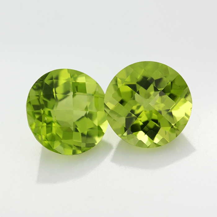 peridot-natural-round-checker-pair-commercial-cut-2017-07-01-001-001 (700x700, 562Kb)