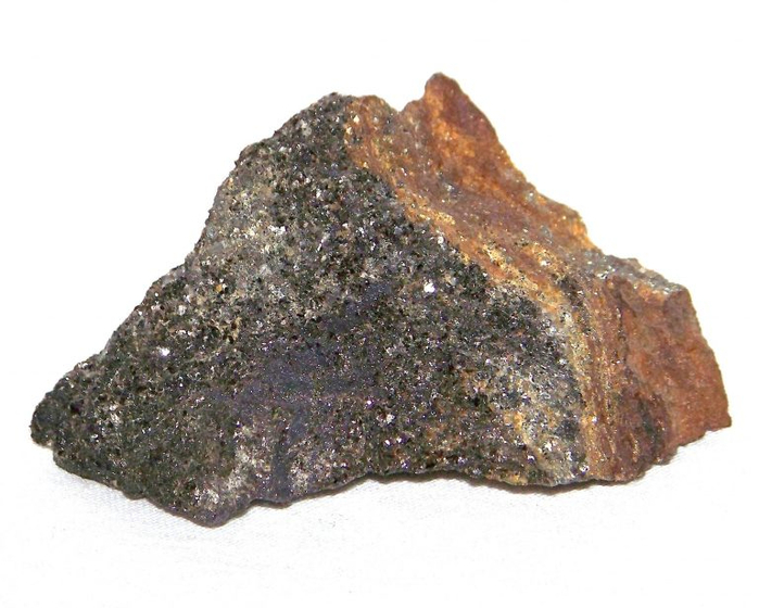 Raznovidnosti-minerala-rogovik-768x615 (700x560, 273Kb)