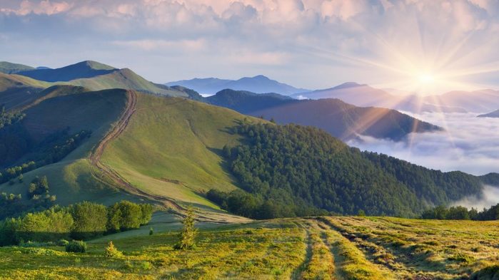 1622148328_44-oir_mobi-p-ravnini-i-gori-rossii-priroda-krasivo-foto-50-1024x576 (700x393, 53Kb)