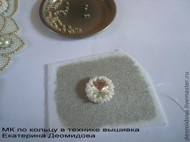 Бисероплетение. Создание кольца в технике вышивка (8) (635x476, 126Kb)