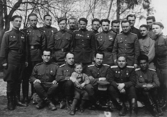  173     1945  (700x493, 57Kb)
