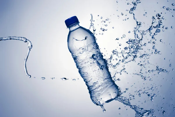 depositphotos_8965353-stock-photo-bottle-water-and-splash (600x400, 185Kb)