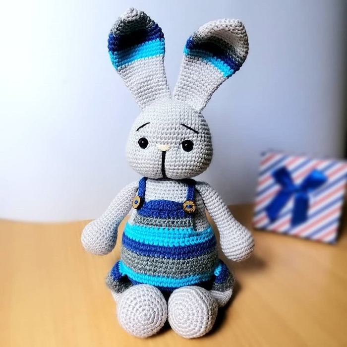 vyazanyj-zayac-amigurumi (700x700, 99Kb)