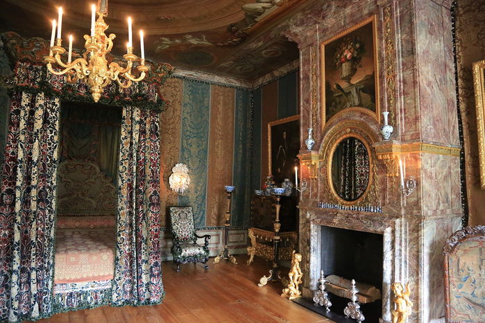 1280px-Paleis_Het_Loo_-_Mary_Stuart_bedroom_20120912-03 (900x666, 105Kb)