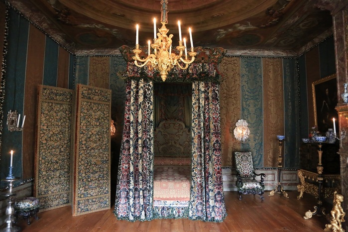 Paleis_Het_Loo_-_Mary_Stuart_bedroom_20120912-01 (900x666, 155Kb)