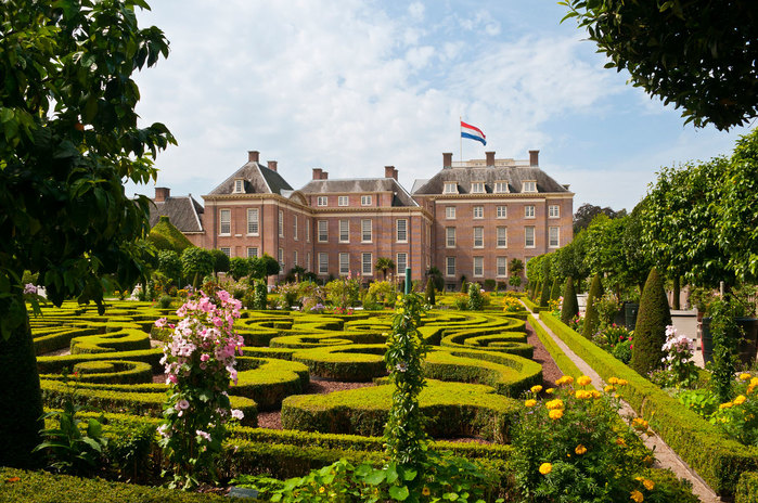 1492673301_paleis-het-loo (900x664, 158Kb)