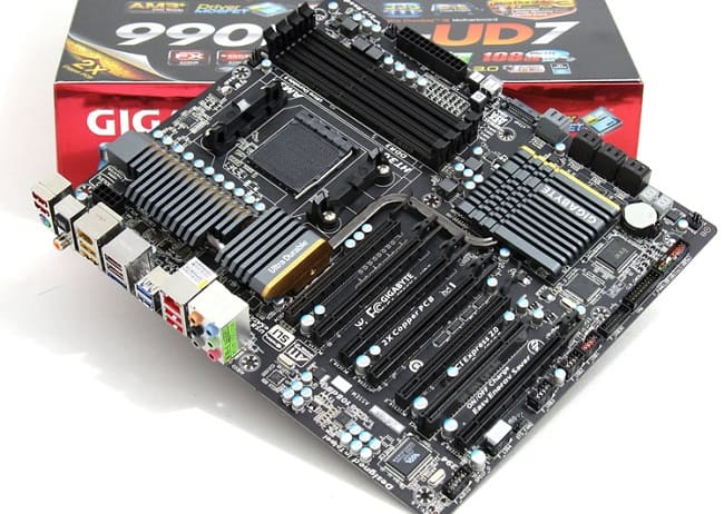 GIGABYTE GA-990FXA-UD7 (650x462, 195Kb)