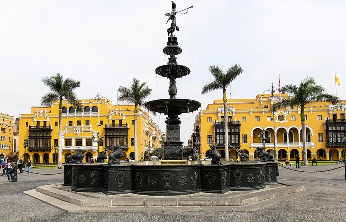 1200px-Lima_-_Plaza_Mayor_-_Fontaine (900x650, 95Kb)