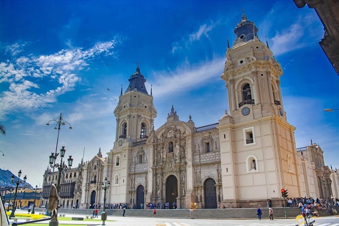 Catedral-de-Lima-Plaza-de-Armas-Perú (900x666, 117Kb)