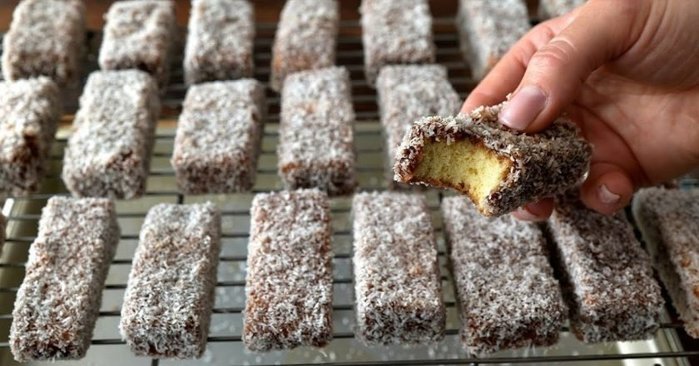 2835299_Biskvitnie_pirojnie_s_shokoladnokokosovim_kremom (700x366, 66Kb)