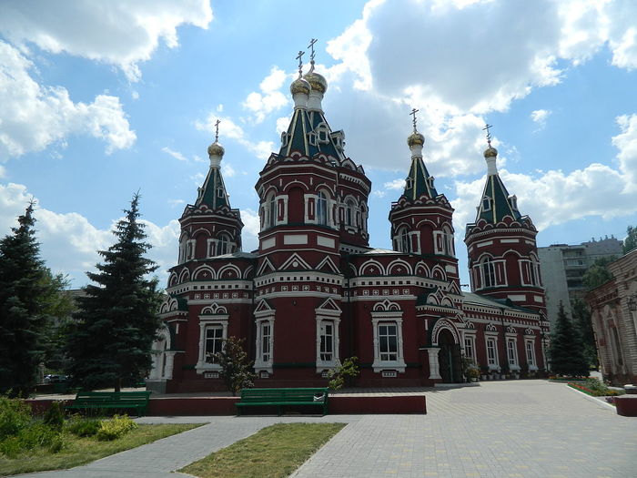 1280px-Kazan_Cathedral_on_13_July_2012_002 (700x525, 77Kb)