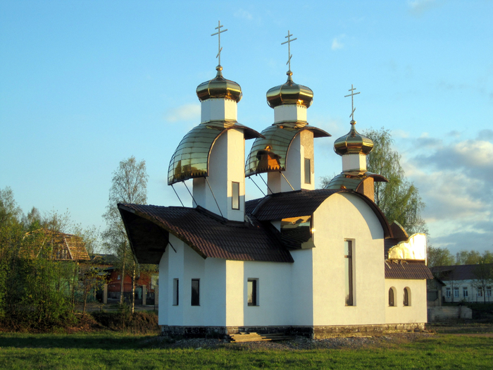 0 0 Церковь Николая Чудотворца, построена в 2015 году (700x525, 421Kb)