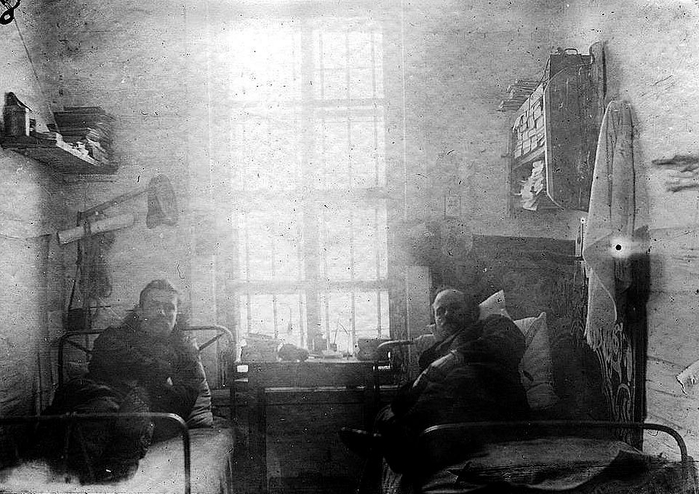  оссия Акатуйская каторжная тюрьма. 1906 год нтерьер двухместной тюремной камеры (700x494, 253Kb)