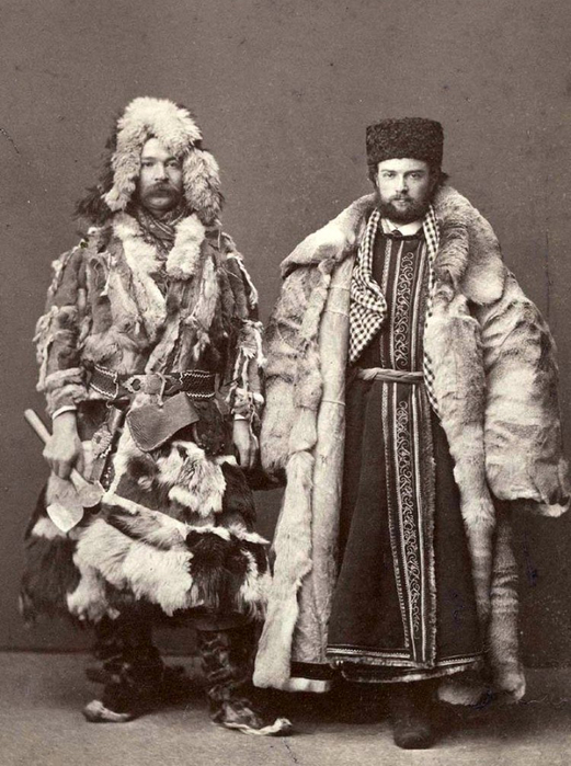  оссия Красноярские купцы на ярмарке в Нижнем Новгороде,. 1872 год (521x700, 327Kb)